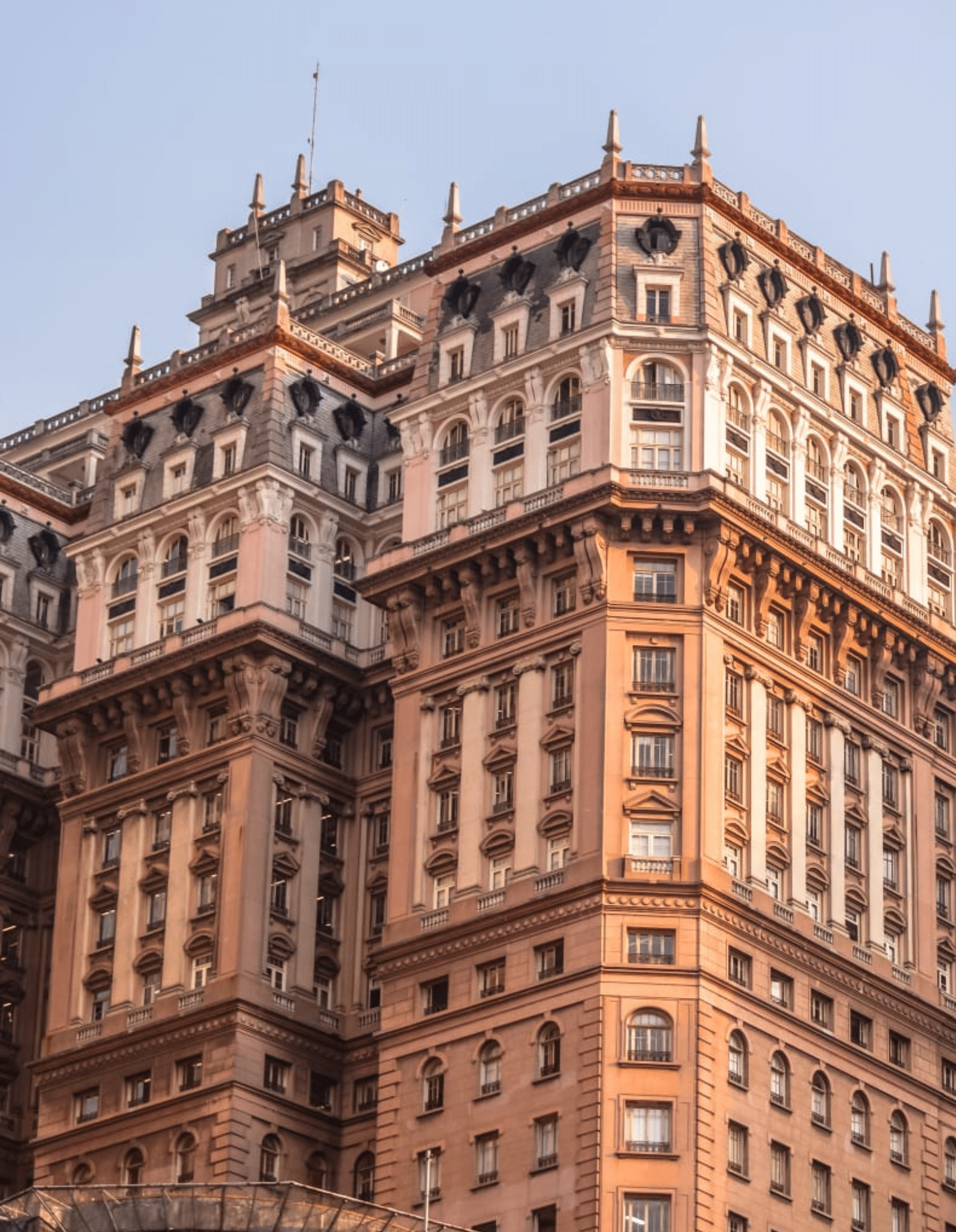 Luxury Experiences in Chicago
